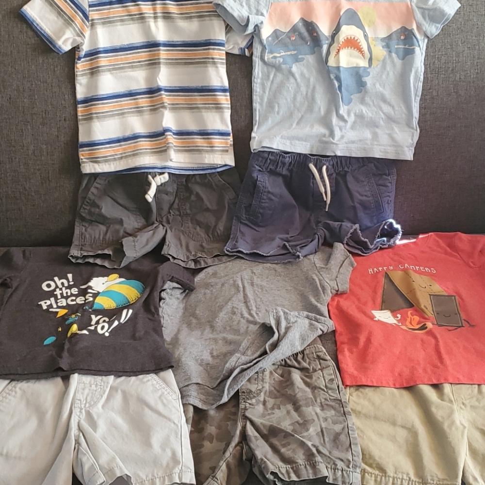 Lot of 2T outfits. 5 tees/5shorts